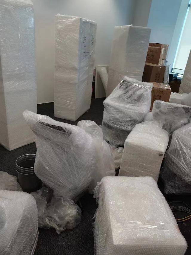 专业个人搬家,居民搬家,长途搬家,企事业单位搬迁,工厂搬迁,仓库转仓